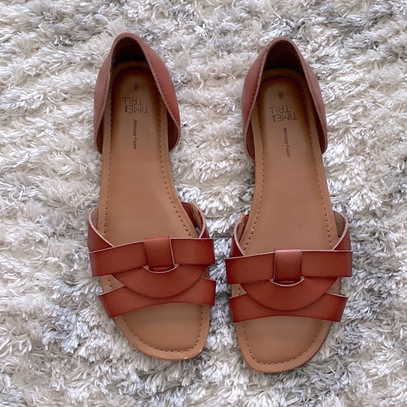 Time and Tru Shoes - Time and Tru women’s brown sandals size 8